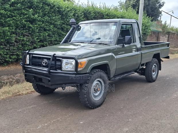 Toyota Land Cruiser 76 Series 2017 Green