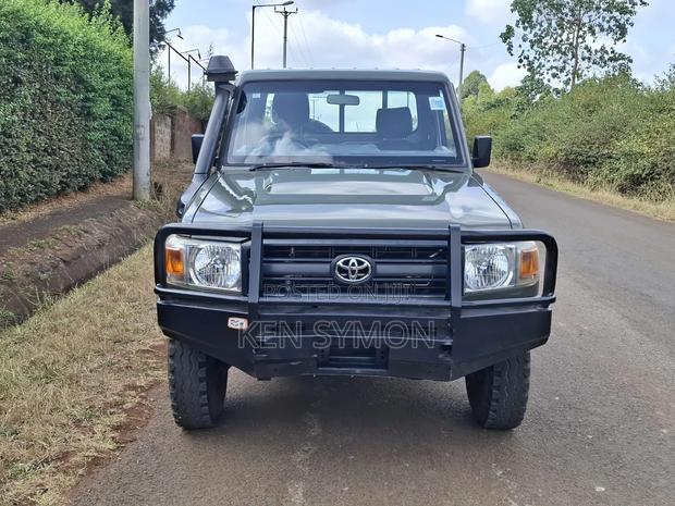 Toyota Land Cruiser 76 Series 2017 Green