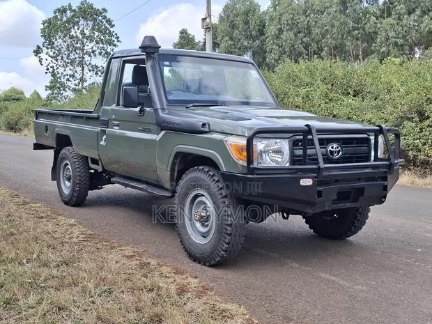 Toyota Land Cruiser 76 Series 2017 Green