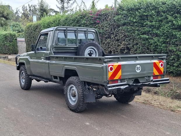Toyota Land Cruiser 76 Series 2017 Green