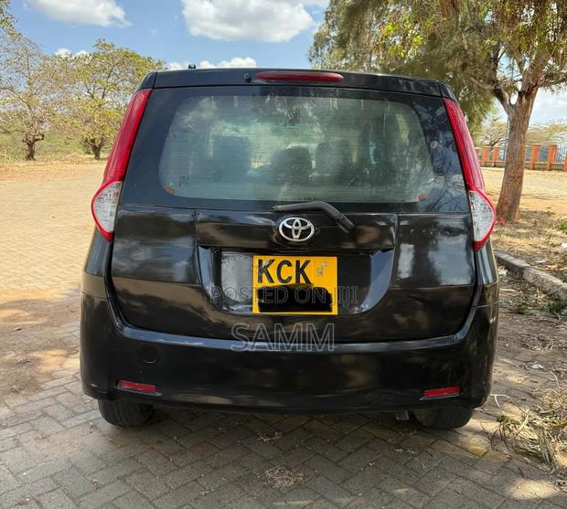 Toyota Ractis 1.5 AWD 2017 Black