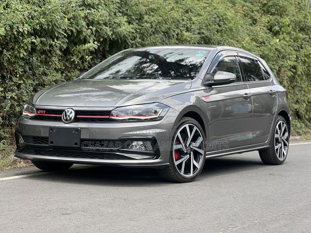 Volkswagen Polo 2019 Gold
