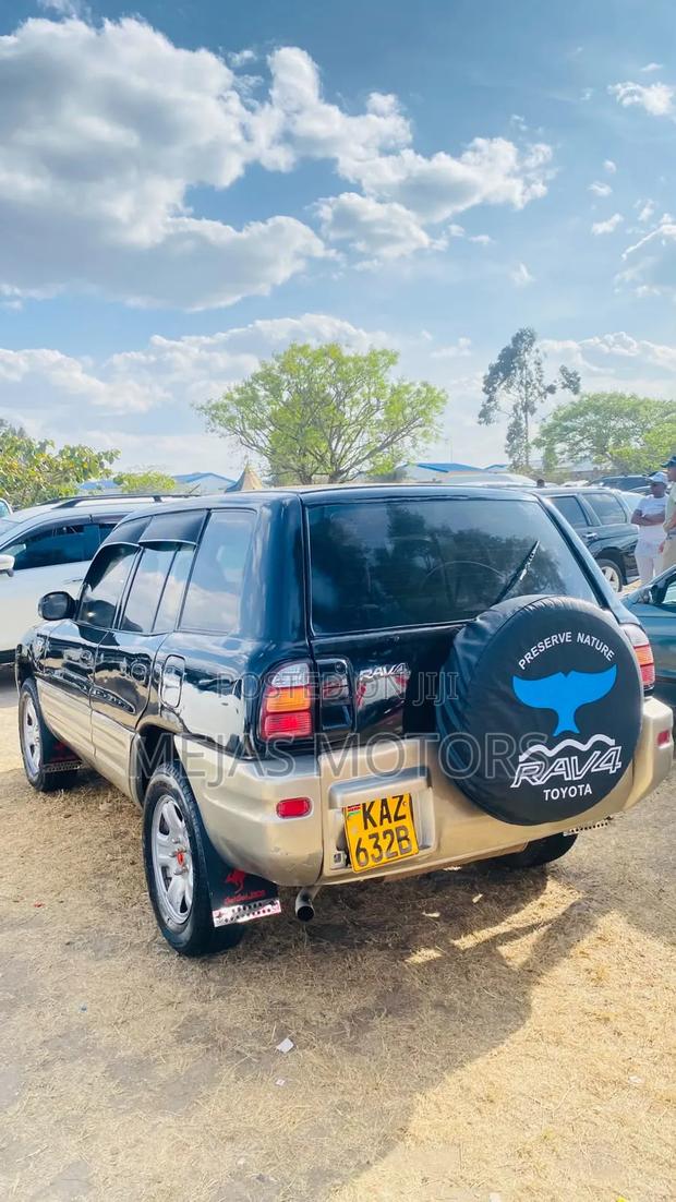 Toyota RAV4 1999 Black