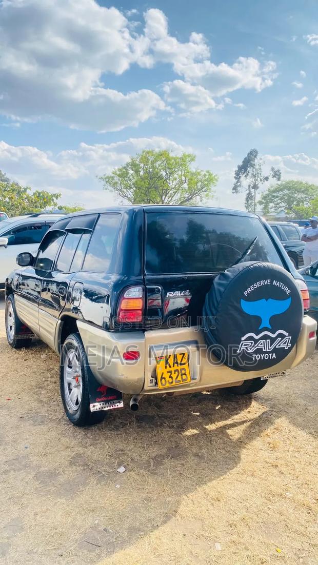 Toyota RAV4 1999 Black