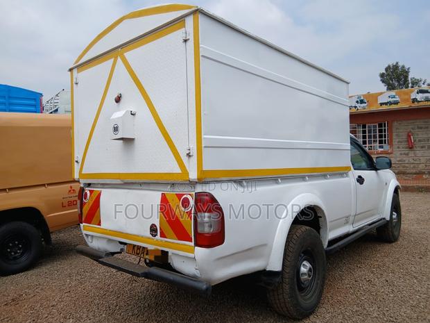 Isuzu D-MAX 2009 White