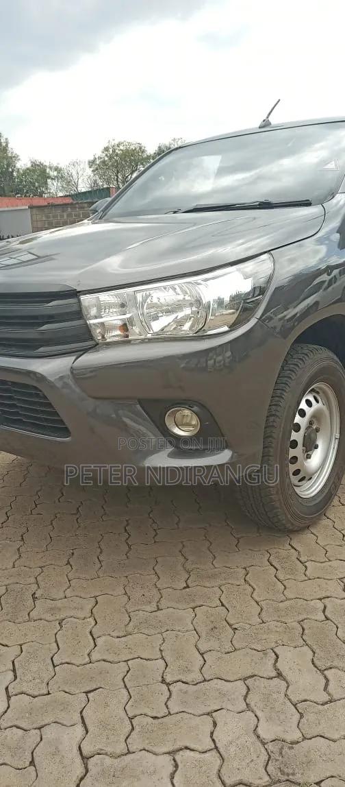 Toyota Hilux Revo Smart Cab Deisel 2.4 AWD 2019 Gray