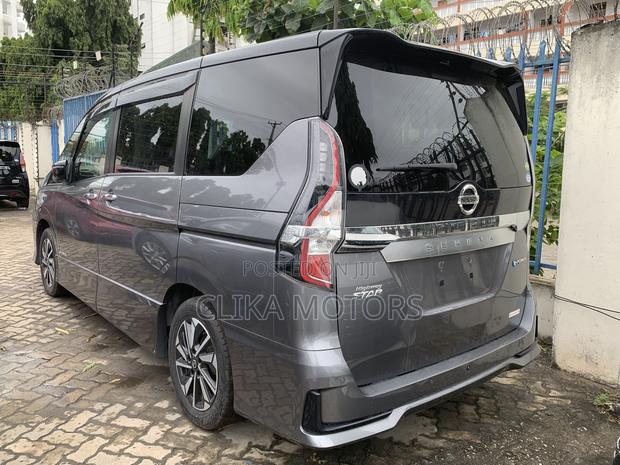 Nissan Serena 2021 Gray