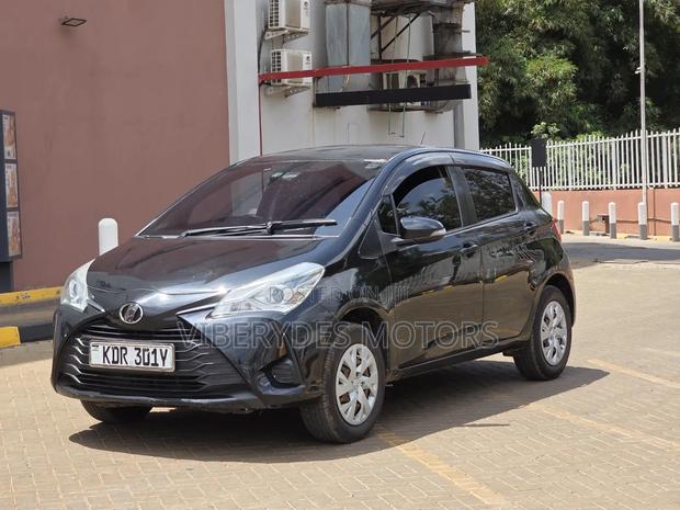 Toyota Vitz 2017 Black