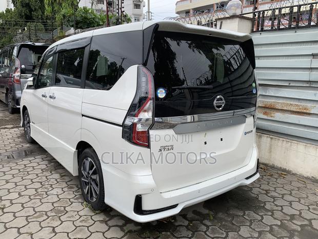 Nissan Serena 2021 White