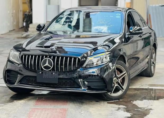 Mercedes-Benz C200 2019 Black