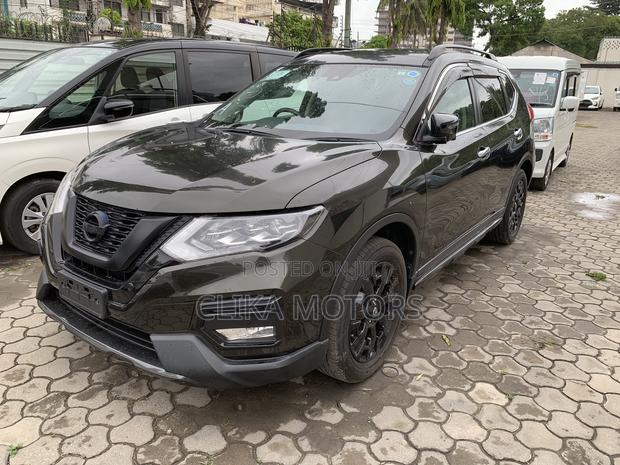 Nissan X-Trail 2.0 Petrol AWD 2019 Green