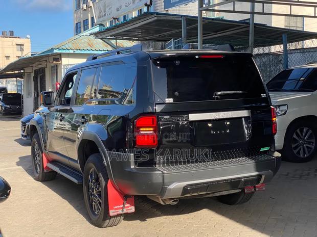 Toyota Land Cruiser 2024 Black