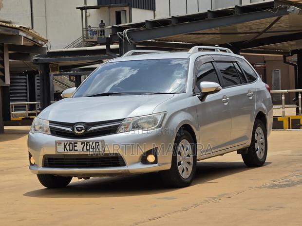 Toyota Corolla Fielder 2014 Silver