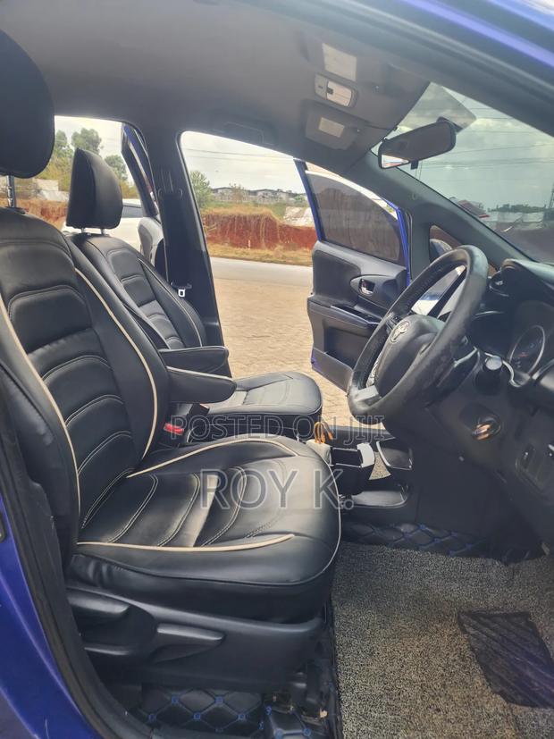 Toyota Wish 2014 Blue