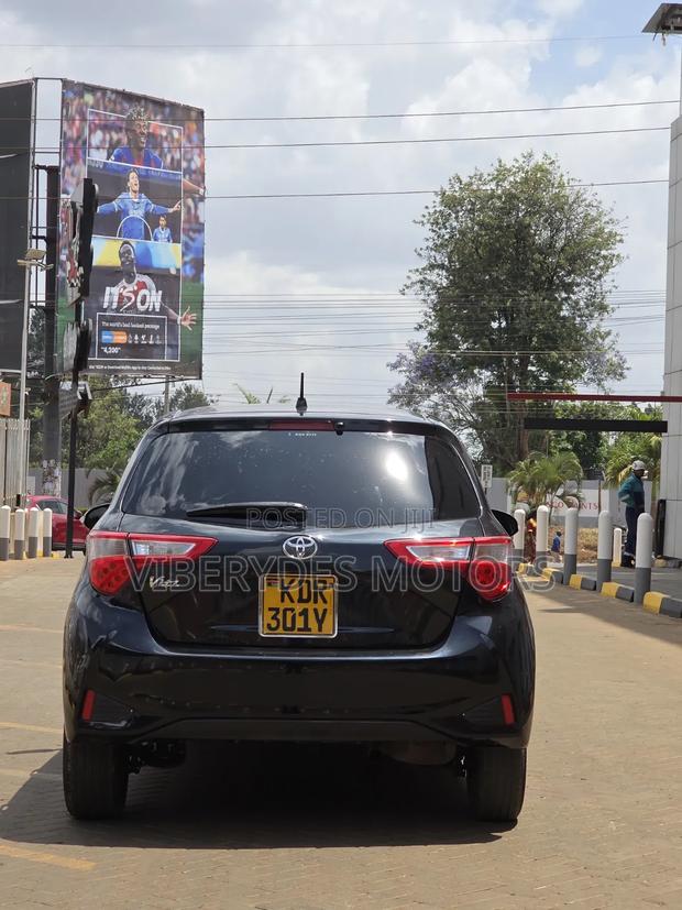 Toyota Vitz 2017 Black