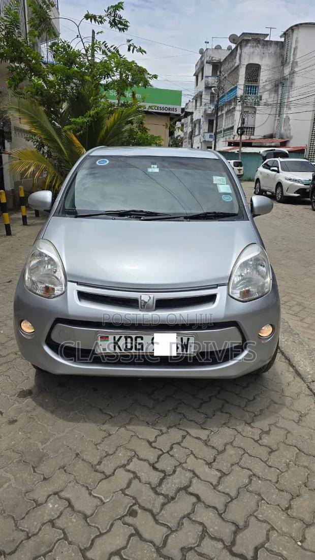 Toyota Passo 2014 Silver