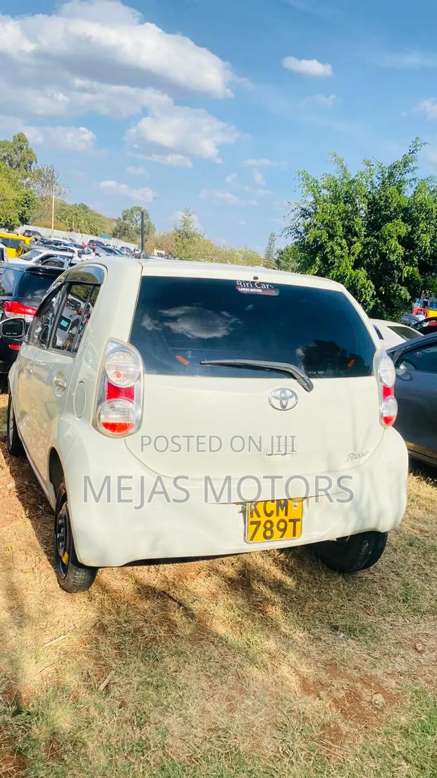 Toyota Passo 2012 White