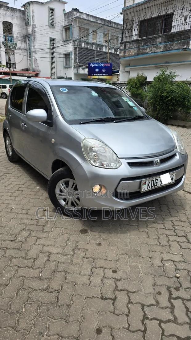 Toyota Passo 2014 Silver