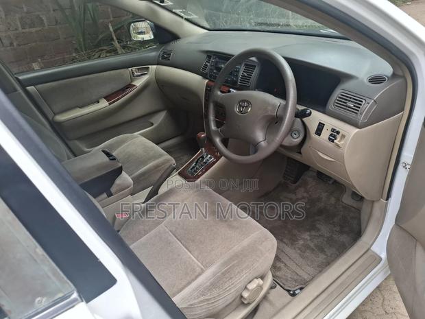 Toyota Corolla 2002 White