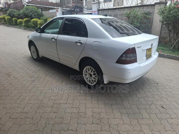 Toyota Corolla 2002 White