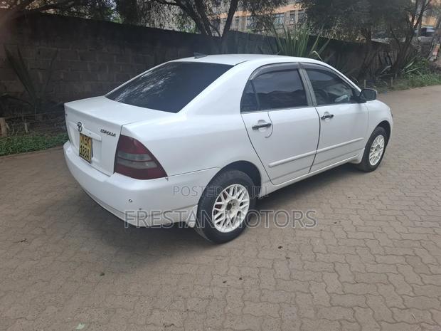 Toyota Corolla 2002 White