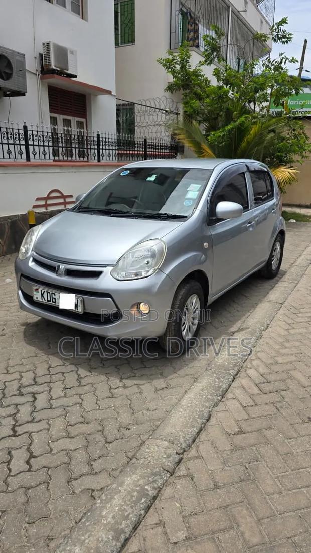 Toyota Passo 2014 Silver