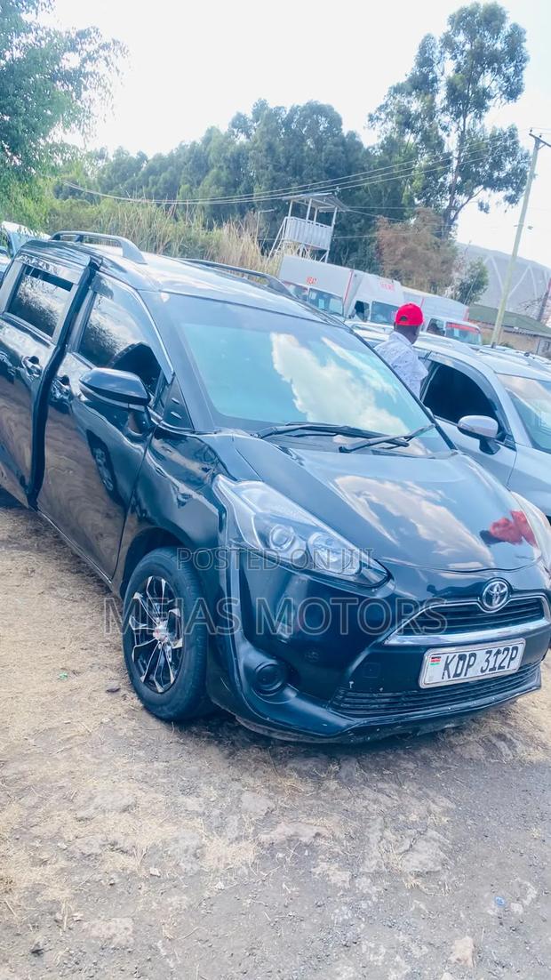 Toyota Sienta 2016 Black