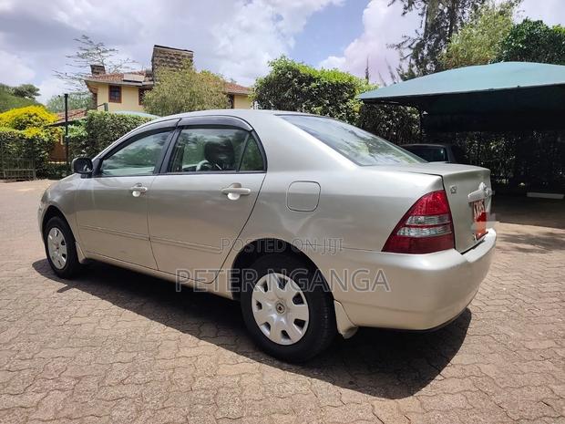 Toyota Corolla 2004 Gold