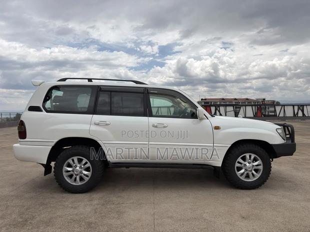 Toyota Land Cruiser Prado 2005 White