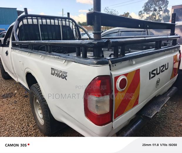 Isuzu D-MAX 2011 White