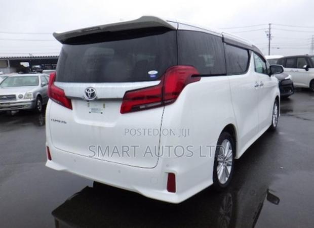 Toyota Alphard 2021 Off white