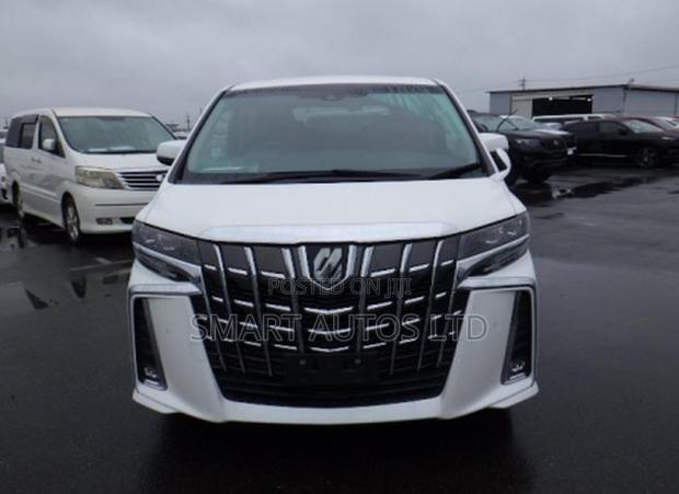 Toyota Alphard 2021 Off white