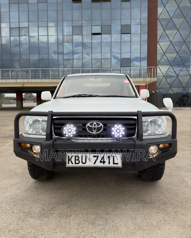 Toyota Land Cruiser Prado 2005 White