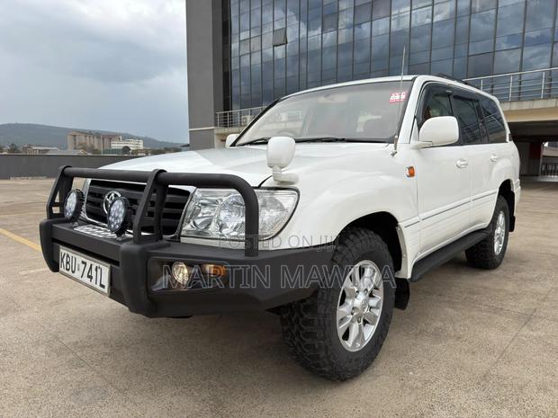 Toyota Land Cruiser Prado 2005 White