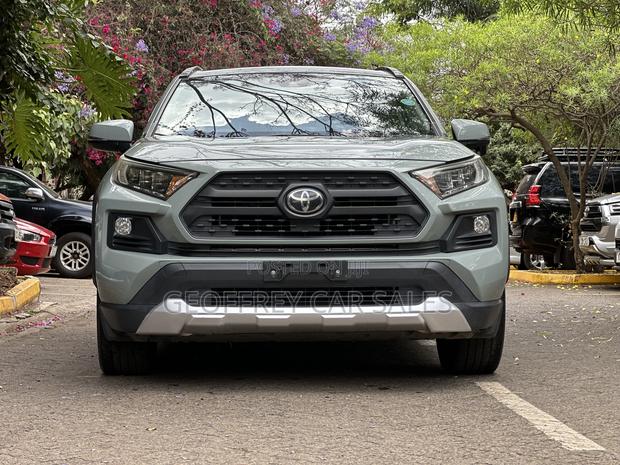 Toyota RAV4 Adventure AWD 2020 Green