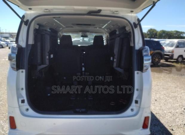 Toyota Vellfire 2019 White