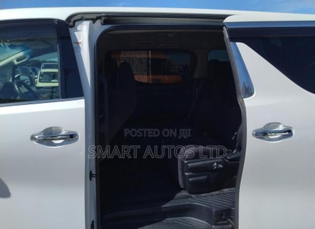 Toyota Vellfire 2019 White