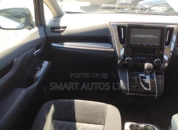 Toyota Vellfire 2019 White