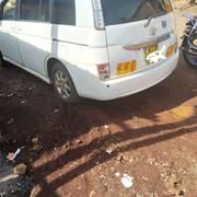 Toyota ISIS 2010 White for sale