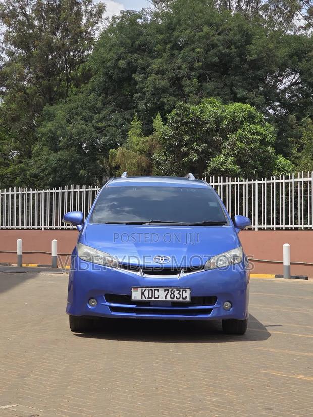 Toyota Wish 2014 Blue