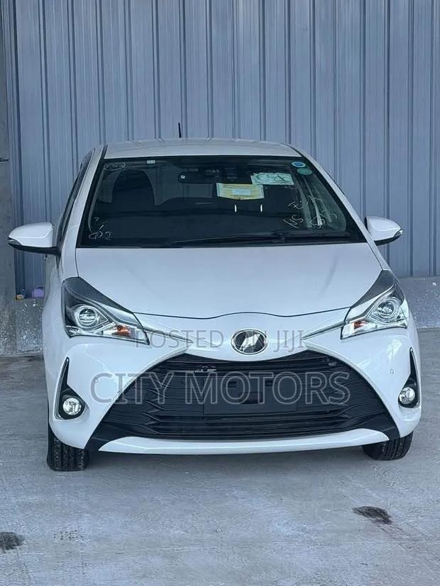 Toyota Vitz 1.3 FWD 5dr 2019 White