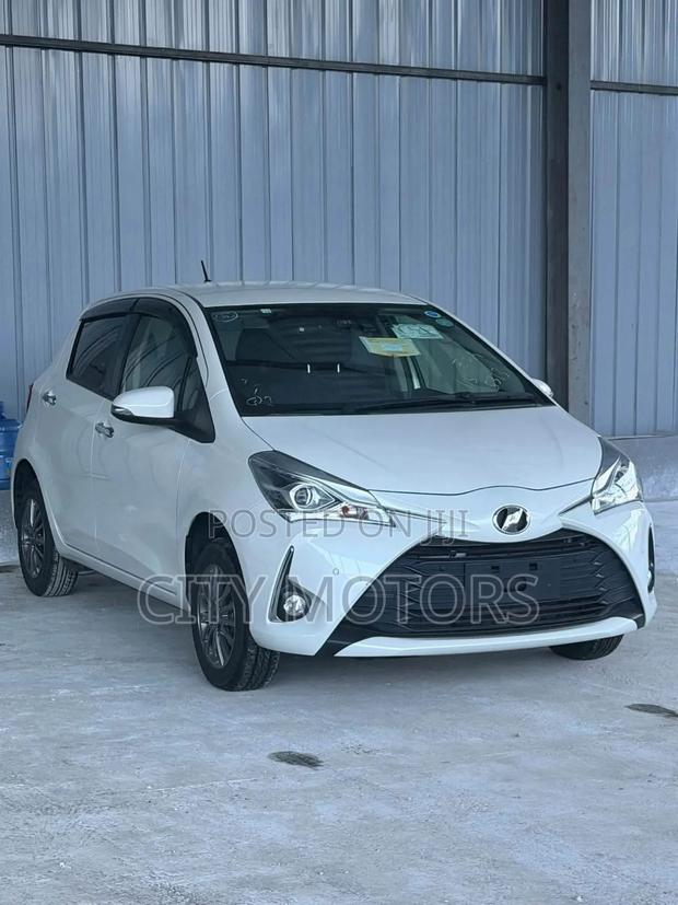 Toyota Vitz 1.3 FWD 5dr 2019 White