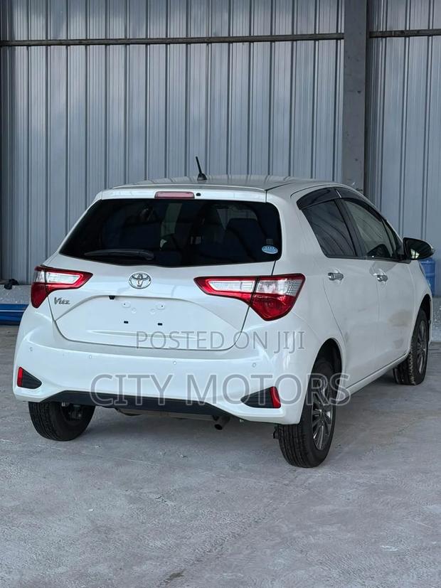 Toyota Vitz 1.3 FWD 5dr 2019 White