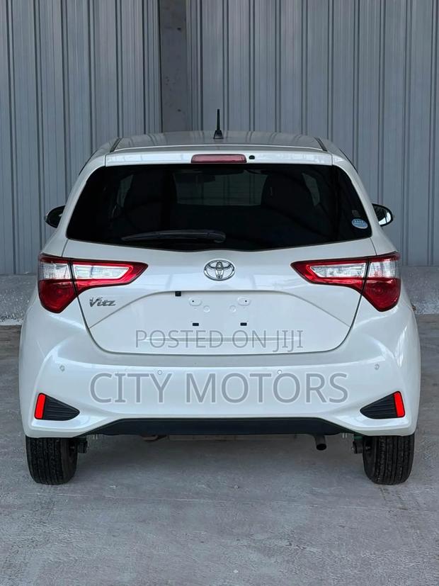 Toyota Vitz 1.3 FWD 5dr 2019 White