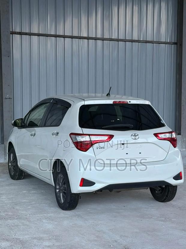Toyota Vitz 1.3 FWD 5dr 2019 White