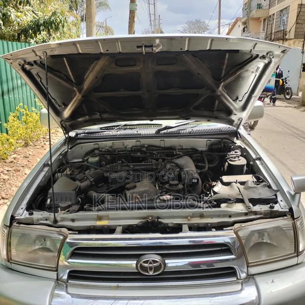 Toyota Hilux Surf 2.7 SSR 2001 Silver