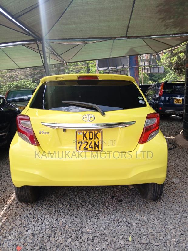 Toyota Vitz 2015 Yellow