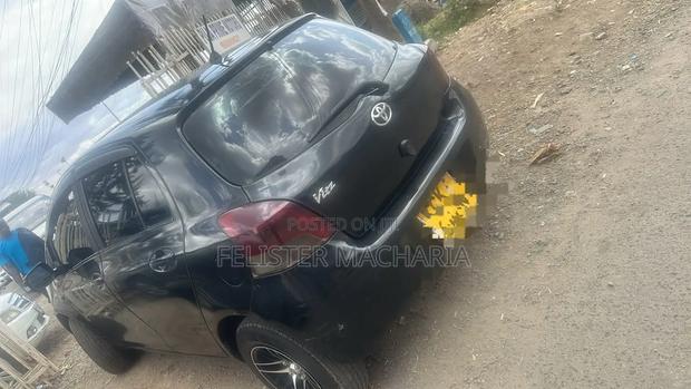Toyota Vitz 2009 Black