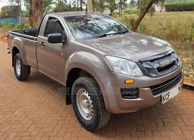 Isuzu D-MAX 2015 Brown