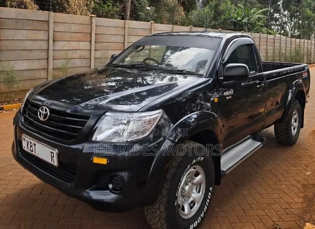 Toyota Hilux 2012 Black